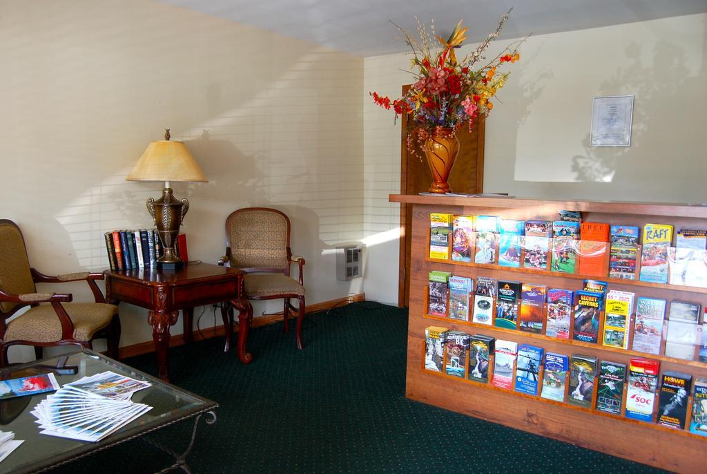 Wakita Court Motel Queensbury Esterno foto