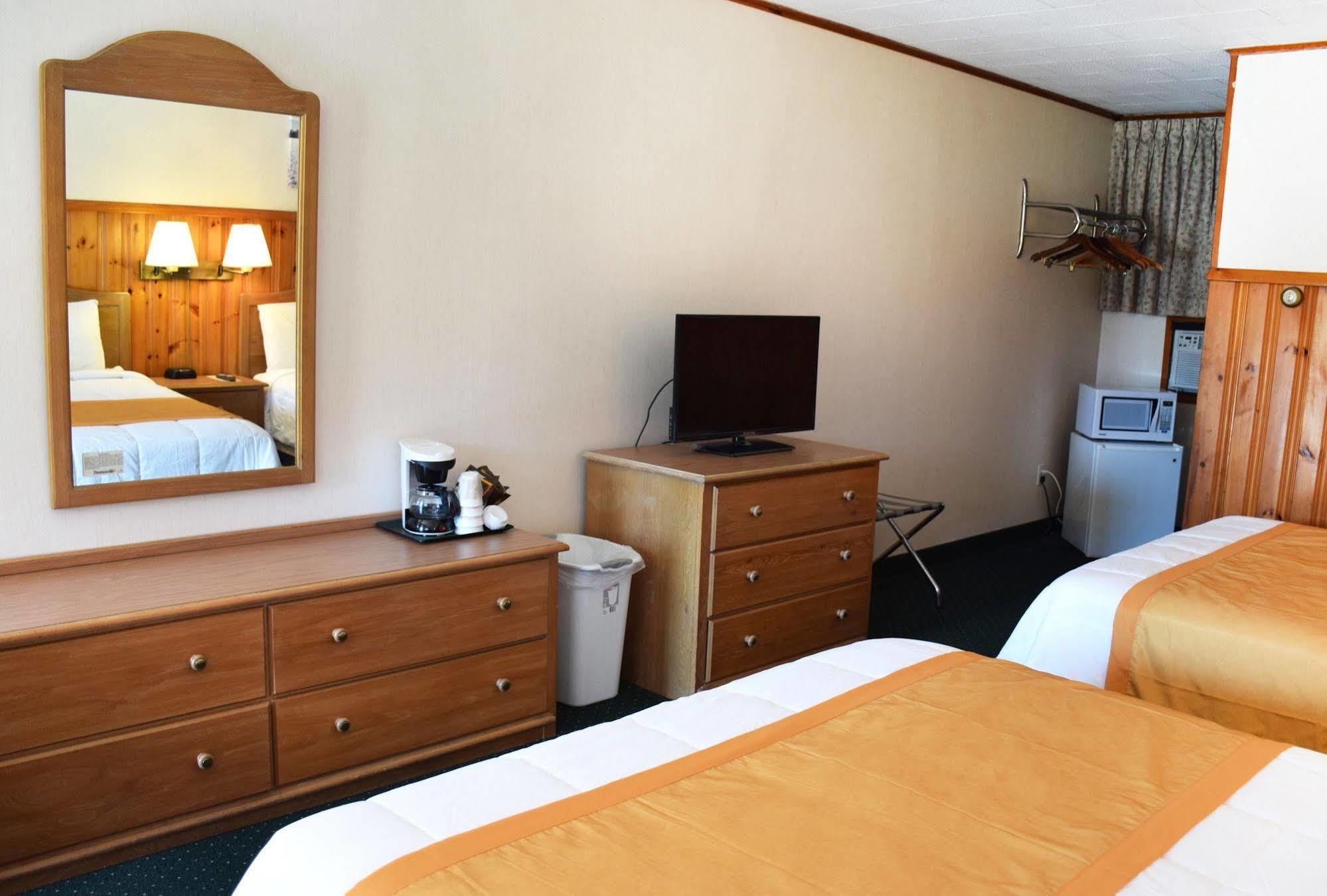Wakita Court Motel Queensbury Esterno foto