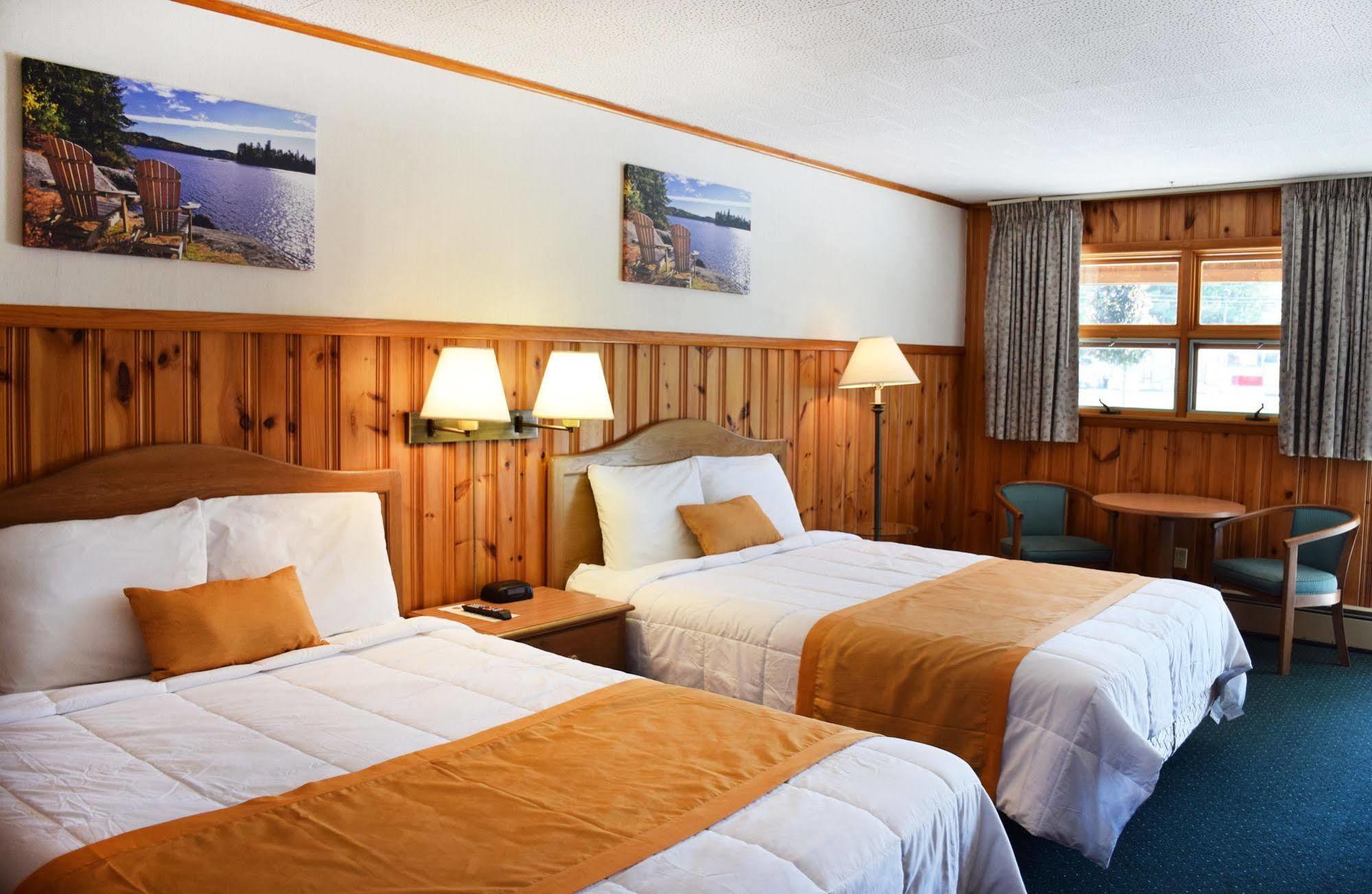 Wakita Court Motel Queensbury Esterno foto